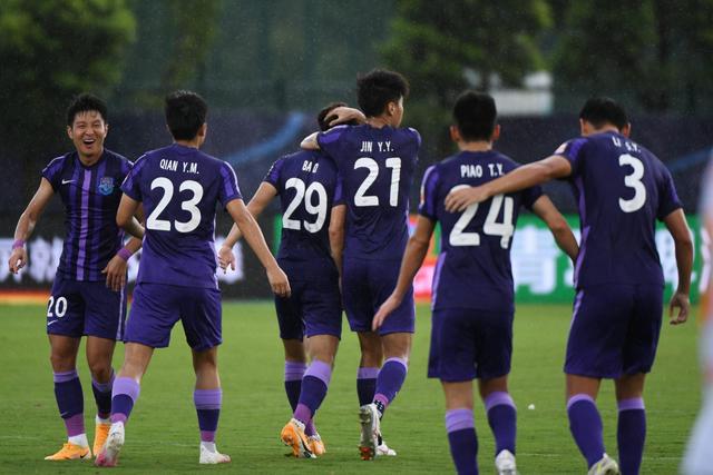 温网：穆霍娃救赛点2-1胜高芙 首进决赛将和诺斯科娃争冠